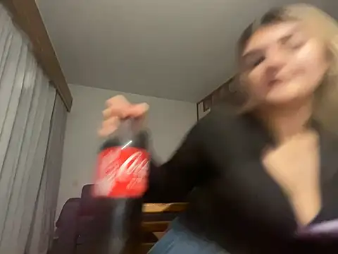 rosie-hipstergal online show from 02/04/26, 07:20