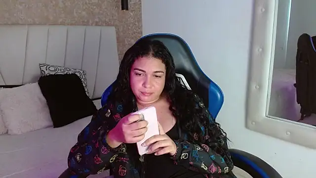 AliceSmity  online show from 04/23/26, 12:29