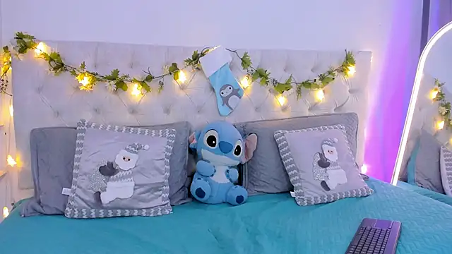 Snapshot of BLAIR_QUEEN chatting on 12/20/25, 09:00 BLAIR QUEEN online show from 12/20/25, 09:00