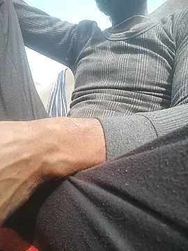 desicoupleNoon online show from 11/15/25, 04:43