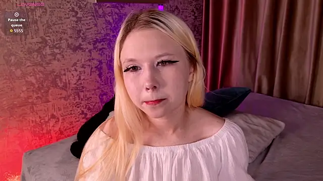 Snapshot of VivieSunn chatting on 06/19/26, 02:54 VivieSunn online show from 06/19/26, 02:54