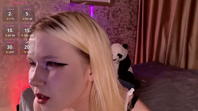 Snapshot of VivieSunn chatting on 06/21/26, 03:47 VivieSunn online show from 06/21/26, 03:47
