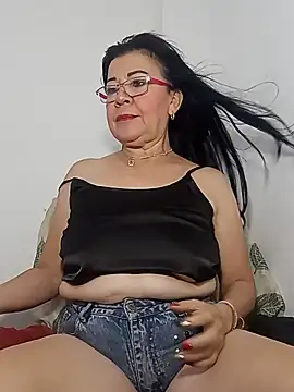 Snapshot of laliItaclark chatting on 05/26/26, 10:22 laliItaclark online show from 05/26/26, 10:22