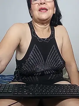Snapshot of laliItaclark chatting on 06/03/26, 02:25 laliItaclark online show from 06/03/26, 02:25