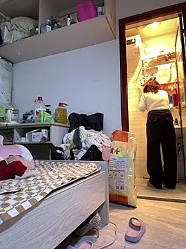 Snapshot of Zuzu-6 chatting on 02/17/26, 05:48 Zuzu-6 online show from 02/17/26, 05:48