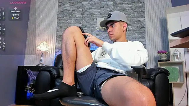 zack joness18 online show from 03/26/26, 05:46