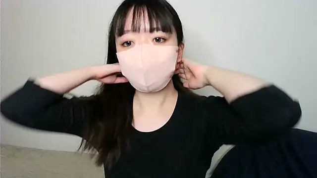 Snapshot of yua_chan00 chatting on 10/26/25, 01:17 yua chan00 online show from 10/26/25, 01:17