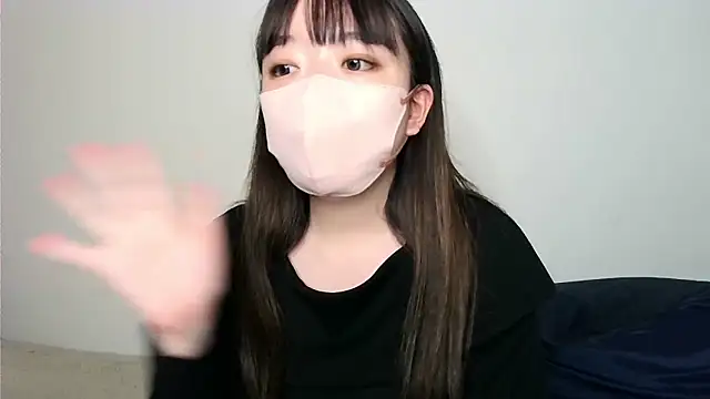 Snapshot of yua_chan00 chatting on 10/27/25, 12:53 yua chan00 online show from 10/27/25, 12:53