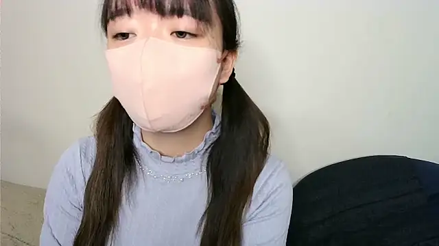 Snapshot of yua_chan00 chatting on 10/29/25, 01:24 yua chan00 online show from 10/29/25, 01:24