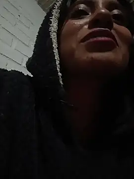 Snapshot of YeseniaRodriguez3 chatting on 11/08/25, 12:22 YeseniaRodriguez3 online show from 11/08/25, 12:22