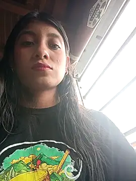 Snapshot of YeseniaRodriguez3 chatting on 11/15/25, 04:36 YeseniaRodriguez3 online show from 11/15/25, 04:36