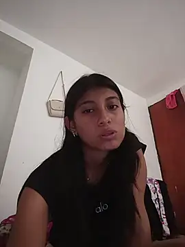 Snapshot of YeseniaRodriguez3 chatting on 11/22/25, 03:55 YeseniaRodriguez3 online show from 11/22/25, 03:55