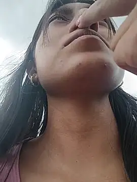 Snapshot of YeseniaRodriguez3 chatting on 11/25/25, 05:35 YeseniaRodriguez3 online show from 11/25/25, 05:35