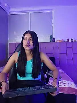 YeseniaRodriguez3 online show from 05/30/26, 12:46