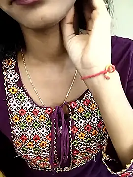 Snapshot of Marathi_Queen1 chatting on 02/02/26, 06:23 Marathi Queen1 online show from 02/02/26, 06:23
