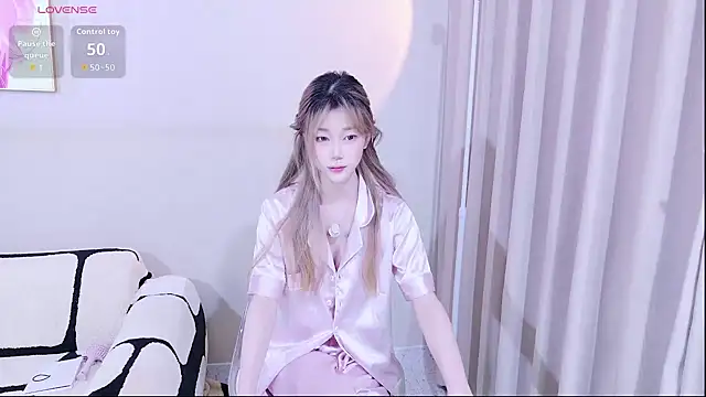 xiaoxi---n online show from 11/12/25, 09:42