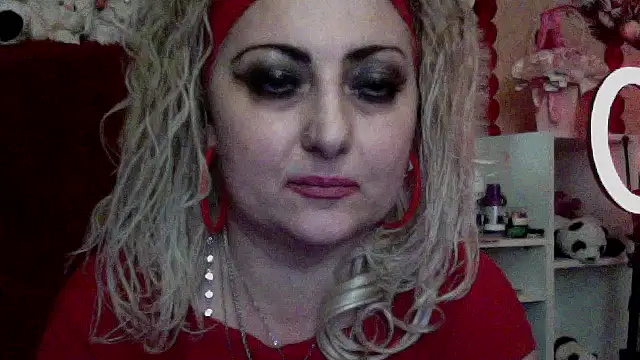 Snapshot of xHot_Amazonq chatting on 01/31/26, 08:18 xHot Amazonq online show from 01/31/26, 08:18