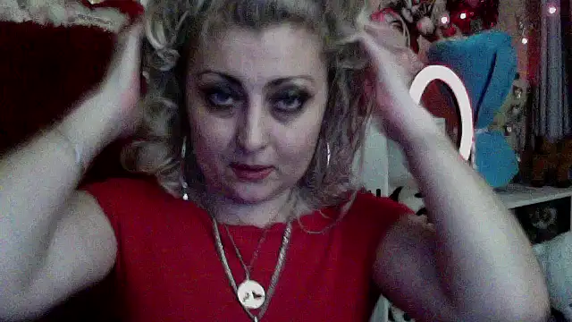 Snapshot of xHot_Amazonq chatting on 02/28/26, 06:42 xHot Amazonq online show from 02/28/26, 06:42