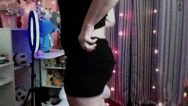 Snapshot of xHot_Amazonq chatting on 03/12/26, 12:39 xHot Amazonq online show from 03/12/26, 12:39