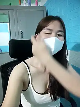 Donatella28 online show from 04/18/26, 07:07