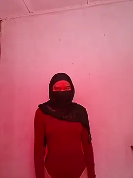 Snapshot of AmirahZahra_ chatting on 10/31/25, 03:40 AmirahZahra online show from 10/31/25, 03:40