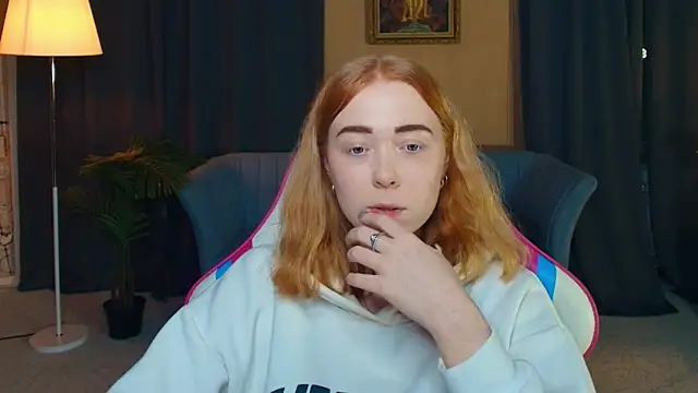 AddieOsler online show from 12/18/25, 08:48