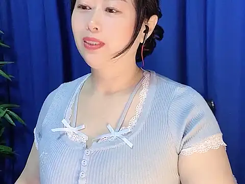 yaoyao22678 online show from 11/25/25, 12:54