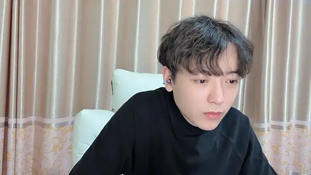 xiaoxiao1025 online show from 10/29/25, 12:29