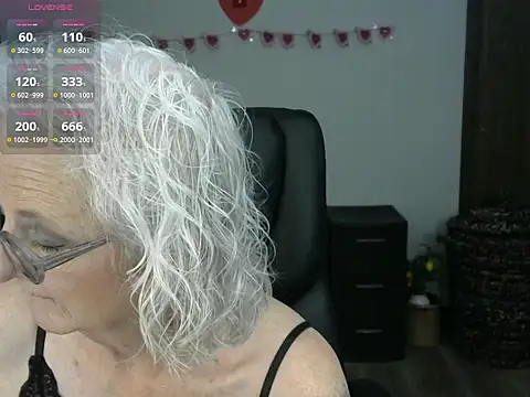 JoleneDelacroix online show from 02/10/26, 02:04