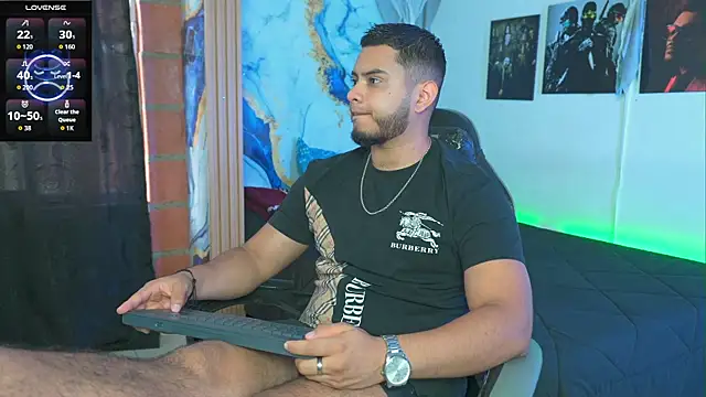 Tiler wolker online show from 11/30/25, 08:46