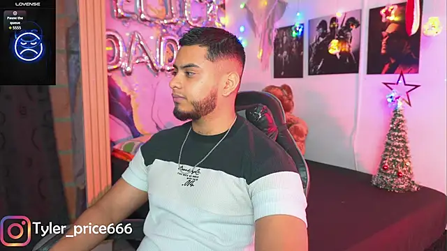 Tiler wolker online show from 12/19/25, 06:31