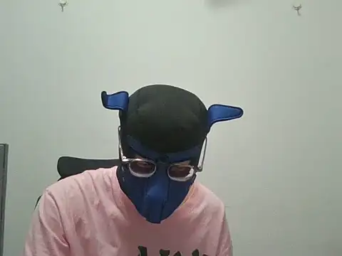 Snapshot of beadfeizi chatting on 10/28/25, 12:30 beadfeizi online show from 10/28/25, 12:30