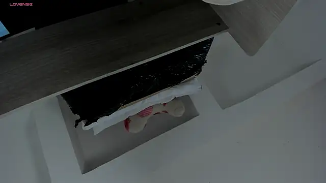 JanneBlossom  online show from 04/27/26, 10:08