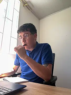 Snapshot of Sam_Rush chatting on 06/11/26, 05:11 Sam Rush online show from 06/11/26, 05:11