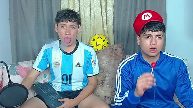 Snapshot of the_boy_king016 chatting on 10/29/25, 07:32 the boy king016 online show from 10/29/25, 07:32