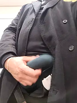 Snapshot of Jervaz chatting on 10/31/25, 02:01 Jervaz online show from 10/31/25, 02:01