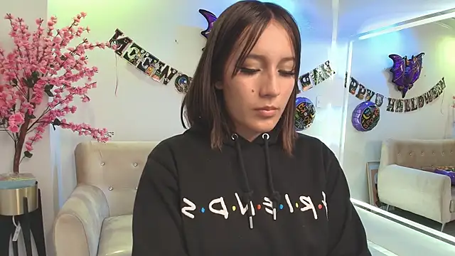 Snapshot of Lili_scott chatting on 10/29/25, 03:20 Lili scott online show from 10/29/25, 03:20