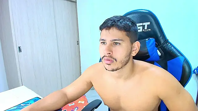 sophia and alex online show from 10/27/25, 04:16