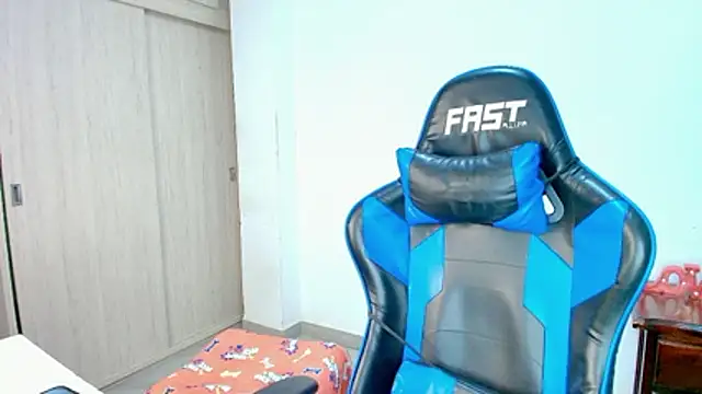 sophia and alex online show from 12/03/25, 11:47