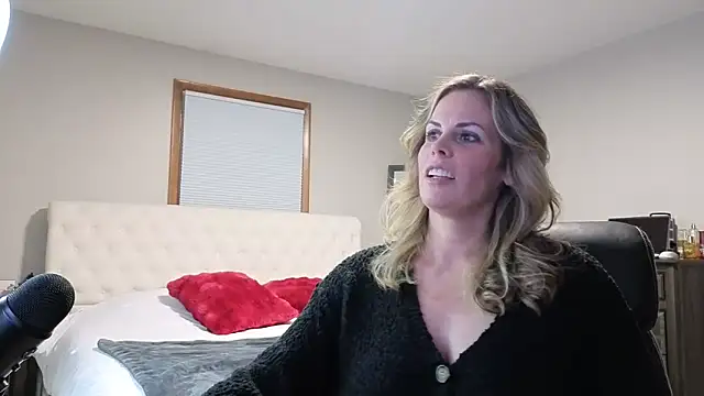 Snapshot of Koralynn_777 chatting on 01/15/26, 03:44 Koralynn 777 online show from 01/15/26, 03:44