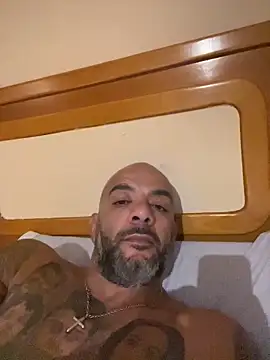 latino2211 online show from 10/26/25, 12:38