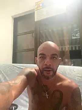 latino2211 online show from 10/27/25, 11:31