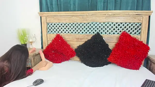 Cassandra Armani online show from 02/24/26, 03:37