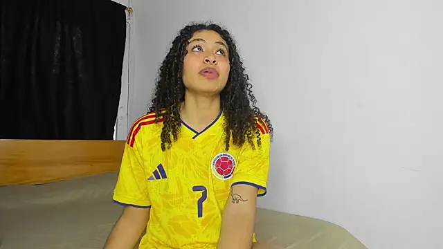 Keniia rizz online show from 11/15/25, 10:37