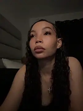 nikkiloveee online show from 04/22/26, 05:32