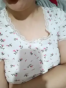 Emily  love online show from 12/04/25, 03:32