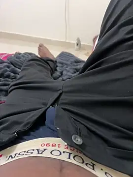 Snapshot of Nazeer8897 chatting on 10/26/25, 10:43 Nazeer8897 online show from 10/26/25, 10:43