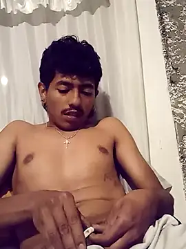 SkinniYamo online show from 04/17/26, 04:15