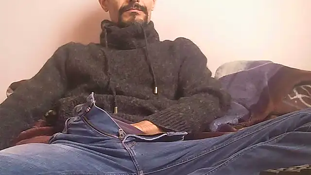 Ash59055 online show from 12/21/25, 12:01