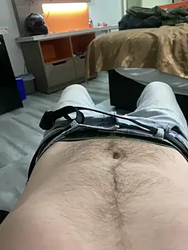 Snapshot of Coolshirt25 chatting on 10/26/25, 02:45 Coolshirt25 online show from 10/26/25, 02:45